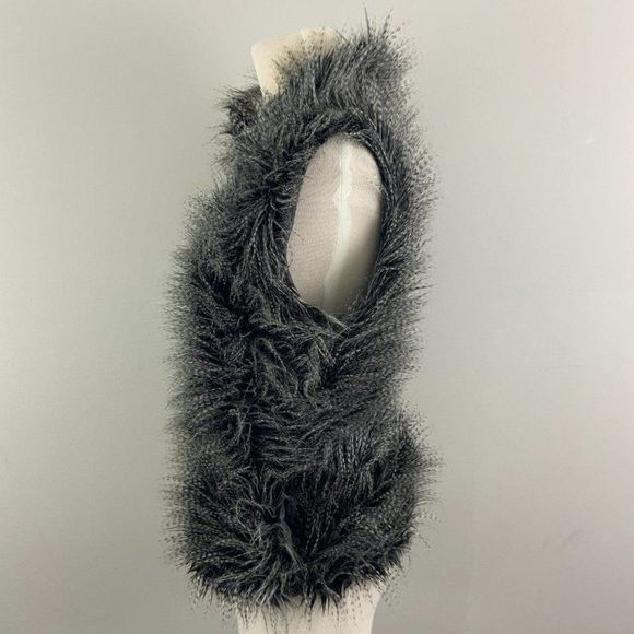 MICHAEL KORS Faux Raccoon Hair Vest - Picture 3 of 8